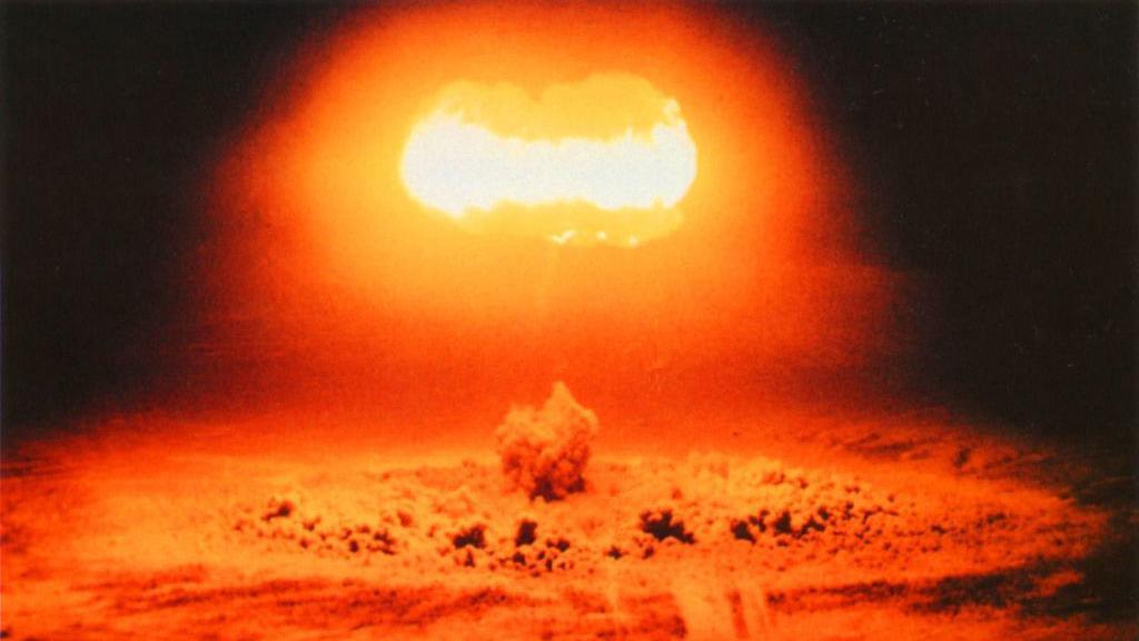 Pruebas nucleares de Estados Unidos en una zona despoblada.