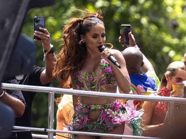 Anitta se presenta en el Festival de Viña del Mar 2024.