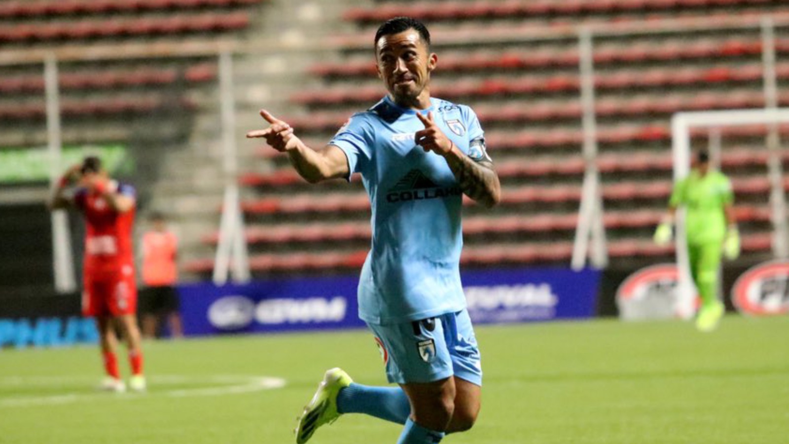 Edson Puch celebrando gol de Iquique
