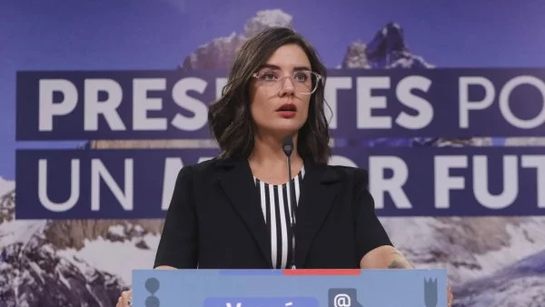 Vallejo se desliga de carrera presidencial