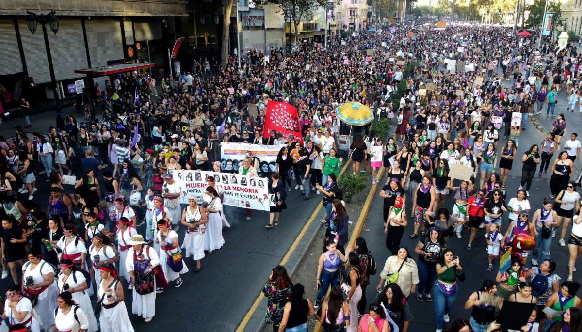 EN VIVO: Sigue la marcha por Santiago por el 8M | 24horas