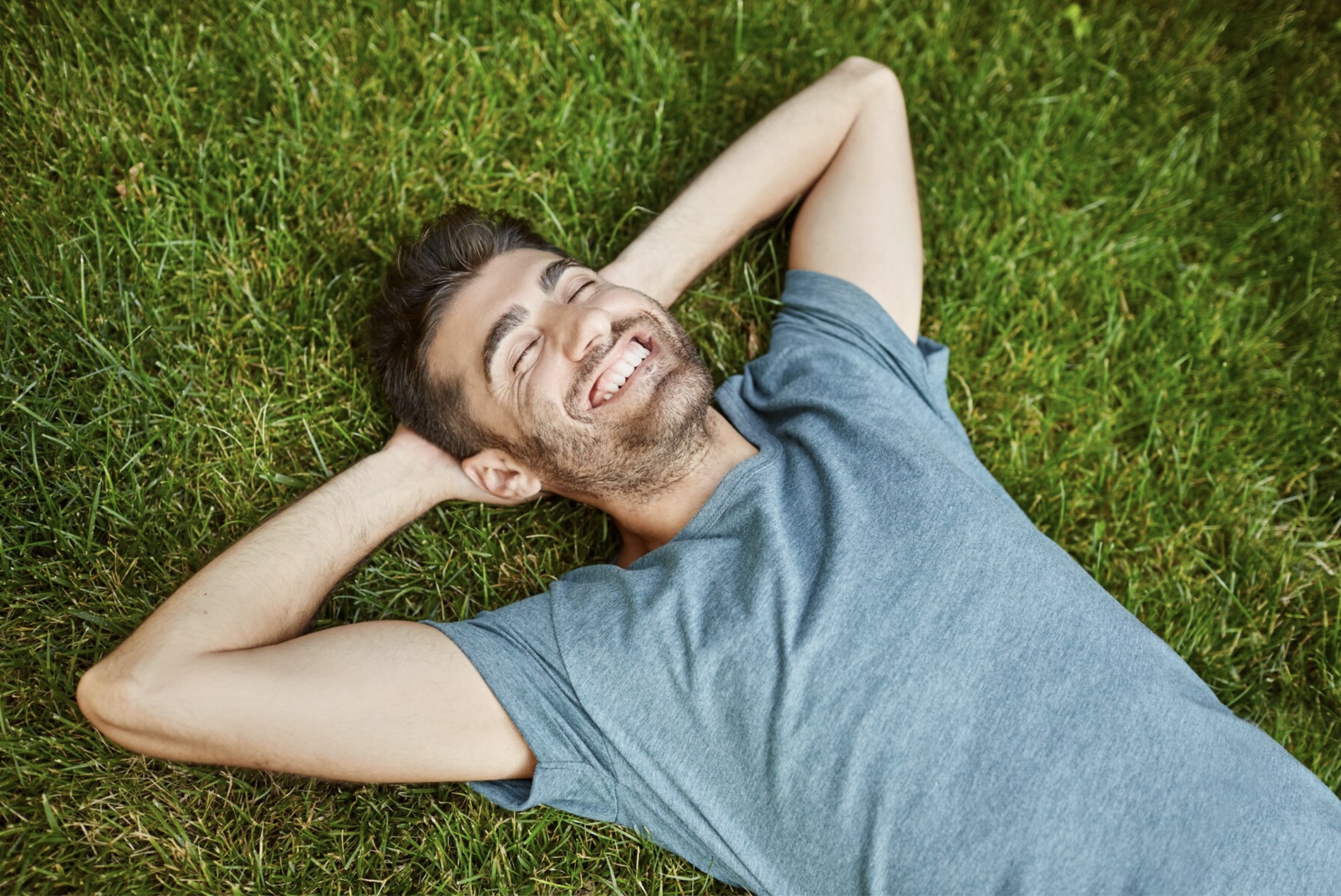 Hombre feliz. Día de la Felicidad