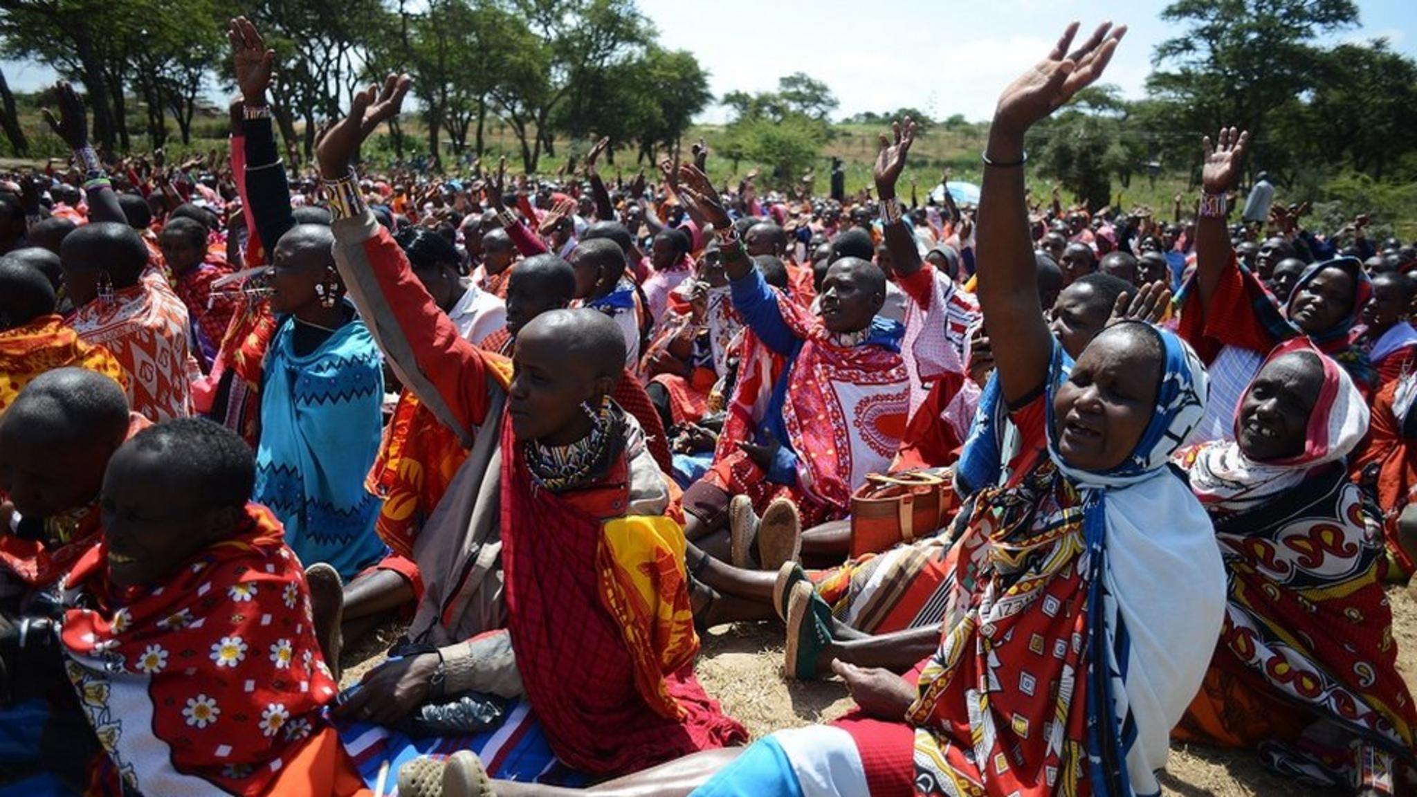 Una asamblea de mujeres Maasai en 2014