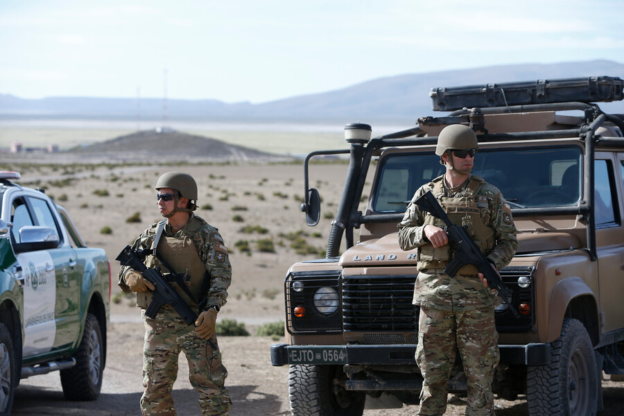 Militars en la frontera.