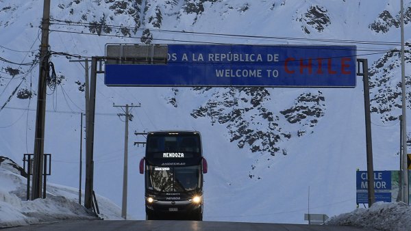 Bus viajando a Mendoza.