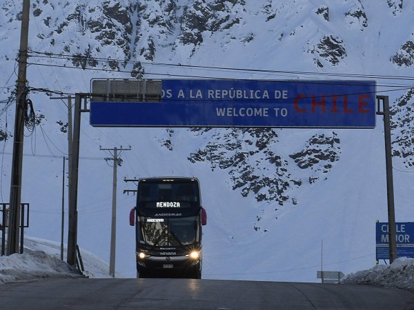 Bus viajando a Mendoza.