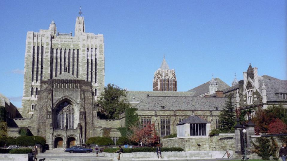 Universidad de Yale