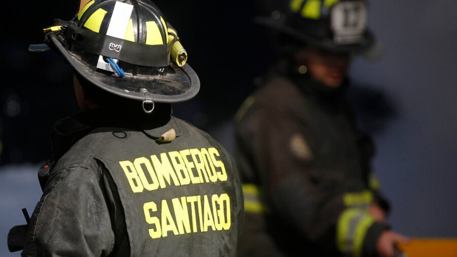 Cuerpo de Bomberos de Santiago reciben vehículo eléctrico