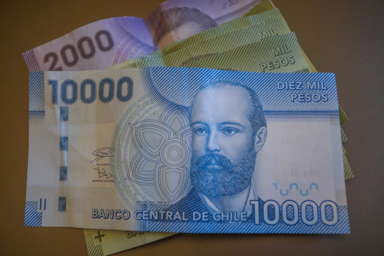 Dinero. Billetes- Operación Renta 2024