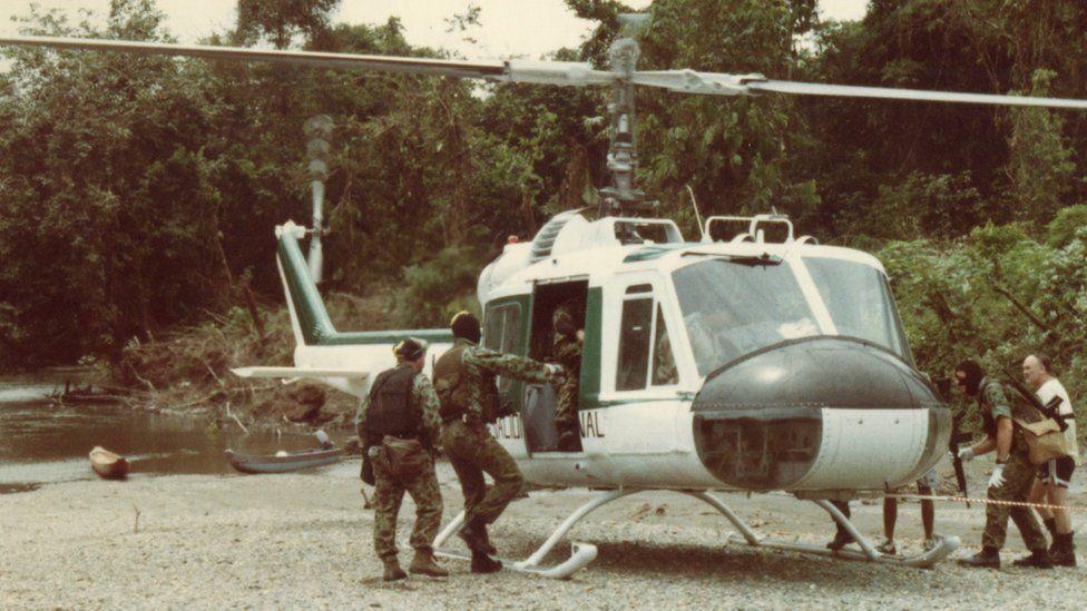 Esta foto muestra al grupo de mercenarios durante los entrenamientos para el asalto.