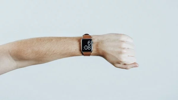 Cambio de hora Chile 2024. Cambiar hora reloj inteligente