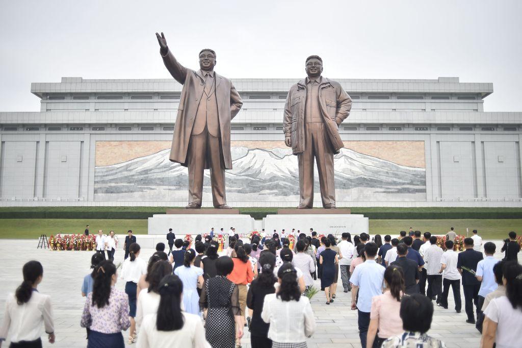 Estatuas de los Kim en Pyongyang