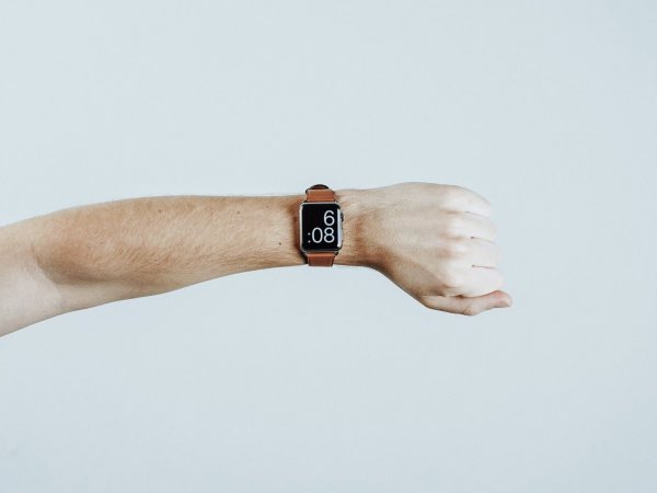 Cambio de hora Chile 2024. Cambiar hora reloj inteligente