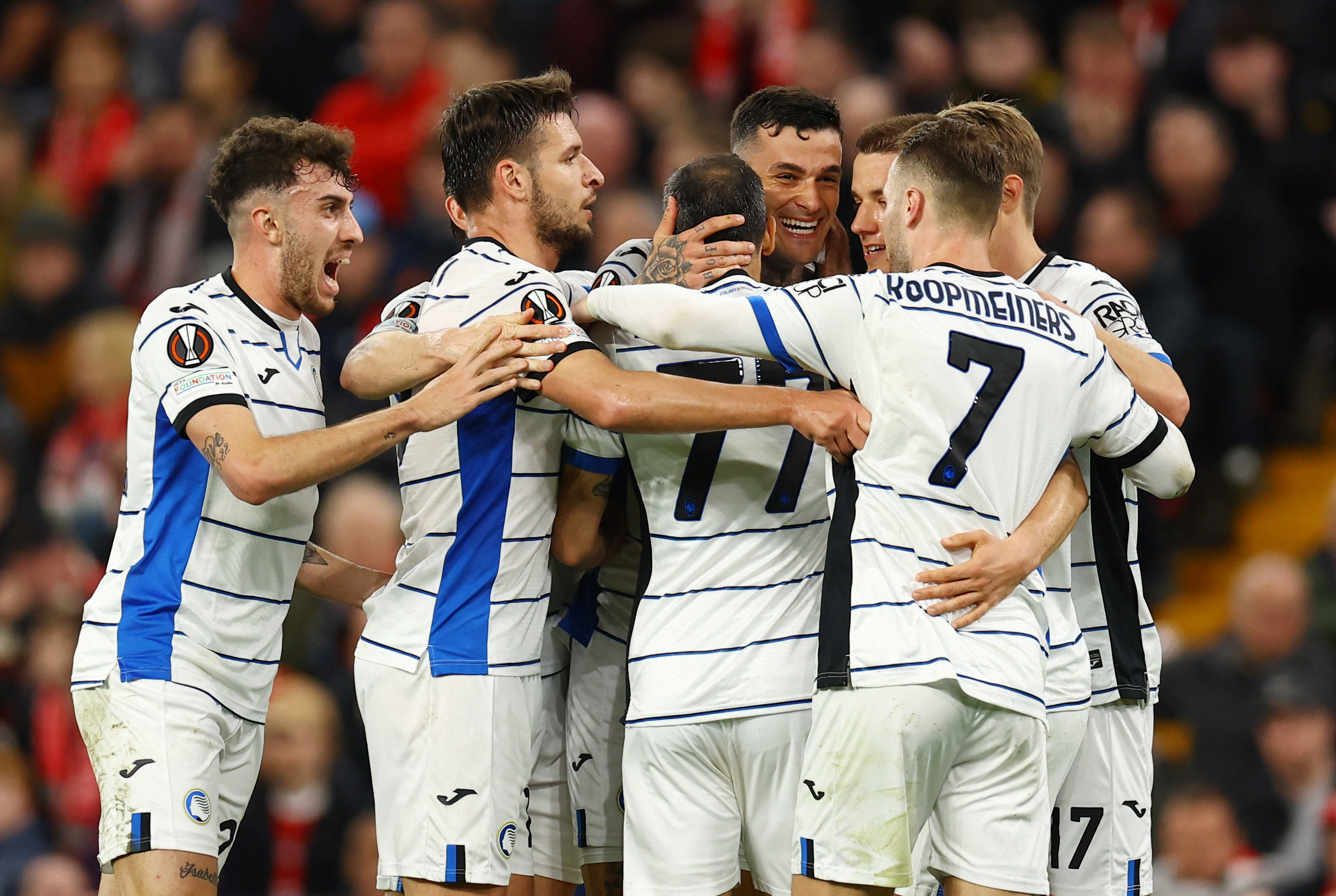 Atalanta celebrando un gol ante Liverpool