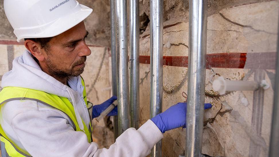 Trabajo para proteger los frescos