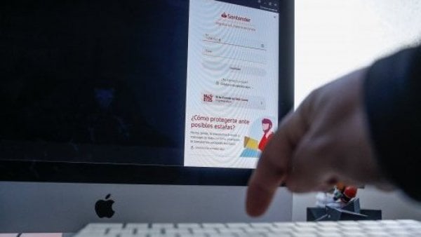 ¿Qué pueden hacer los ciberdelincuentes tras hackeo a Banco Santander?
