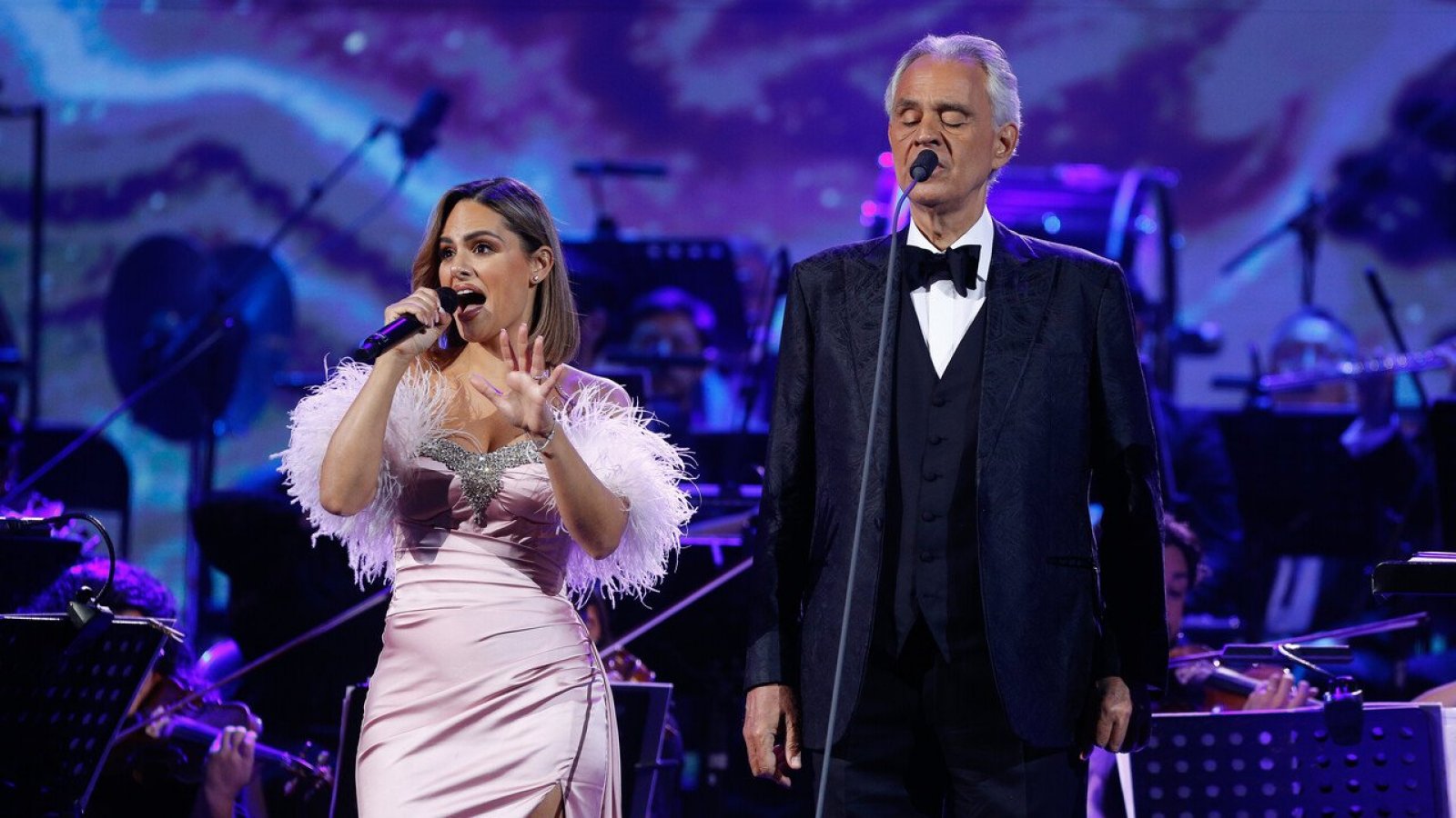 Pia Toscano y Andrea Bocelli. Pia Toscano en Chile