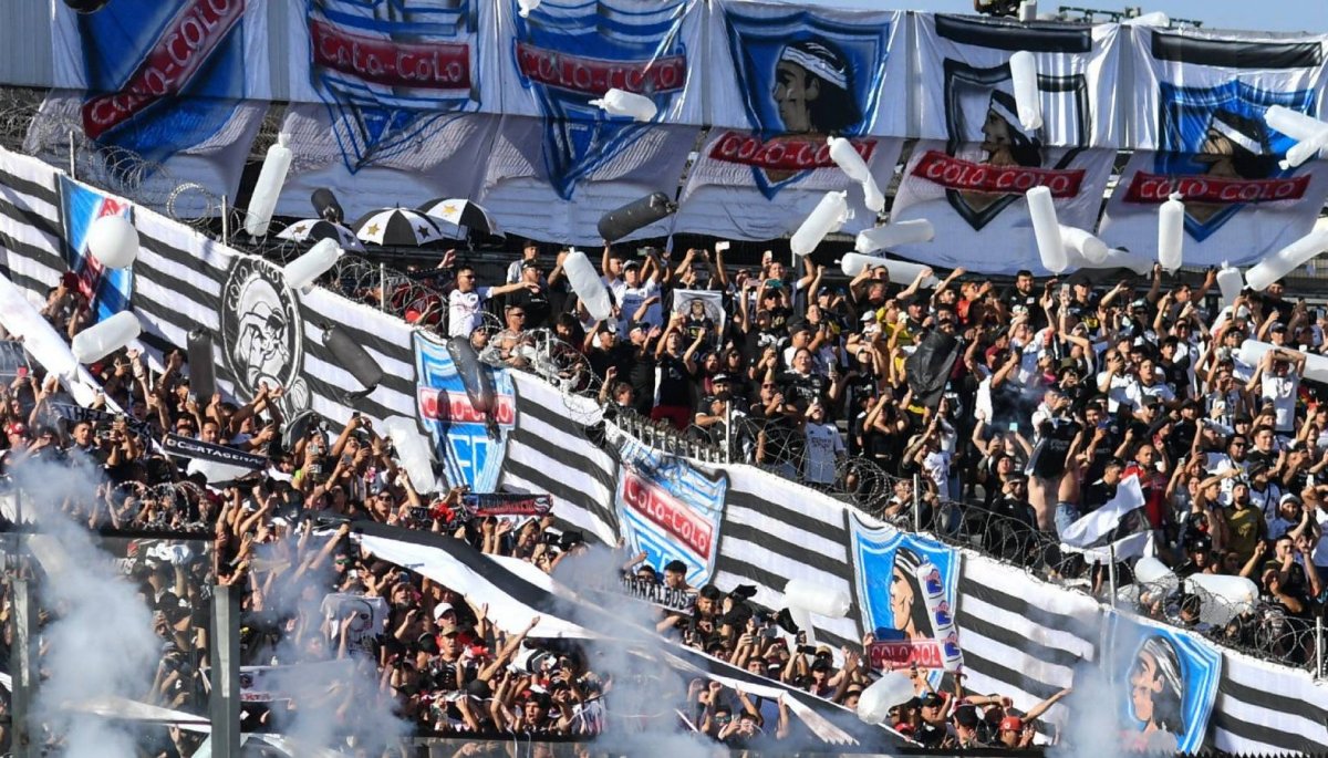 “Historia inigualable”: El lienzo de los hinchas de Colo Colo que captó ...