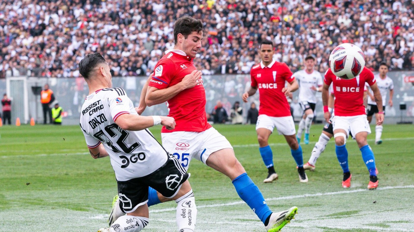 Clásico entre Colo Colo y Universidad Católica