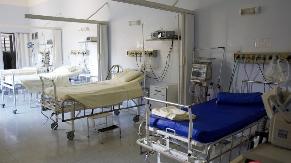 Camas hospitalarias, pacientes sociosanitarios, Chile, 2024.