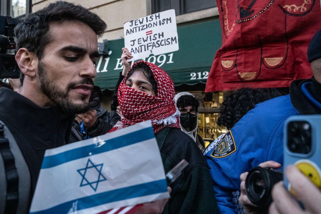 Estudiantes manifestándose en Nueva York