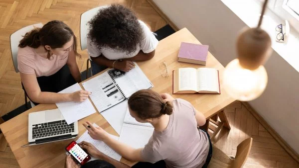 Estudiantes universitarios. Becas