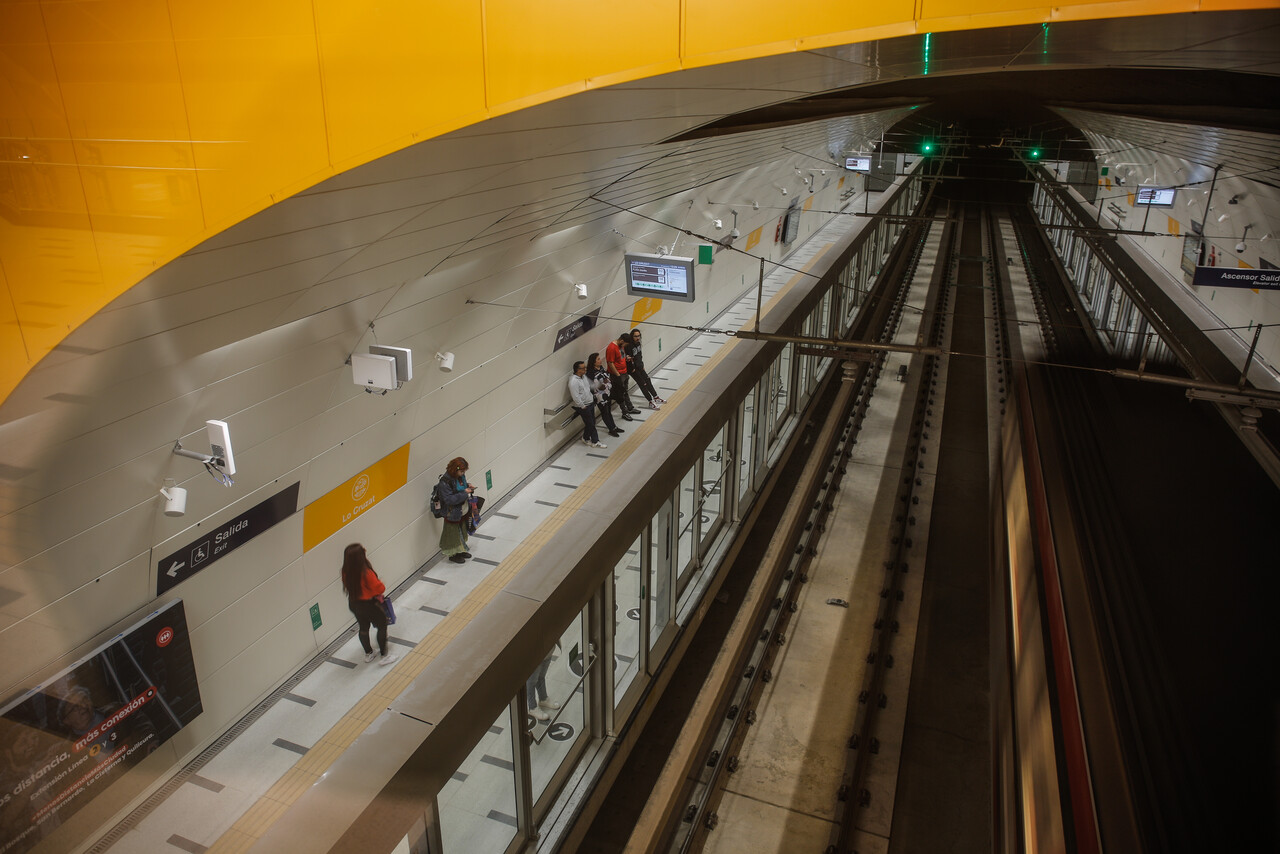 Metro de Santiago, línea 8.