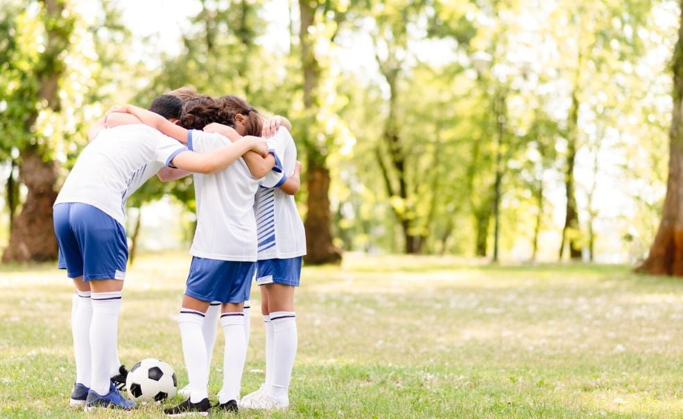 Niños de un equipo de fútbol