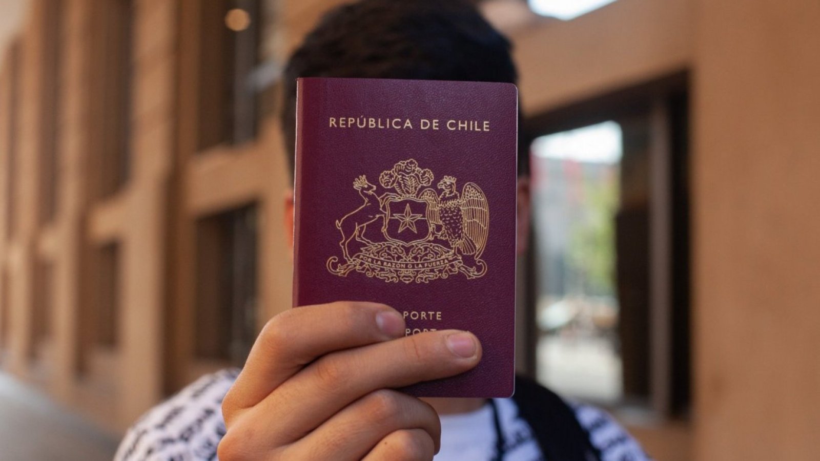 El valor del pasaporte chileno en 2024