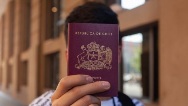 El valor del pasaporte chileno en 2024