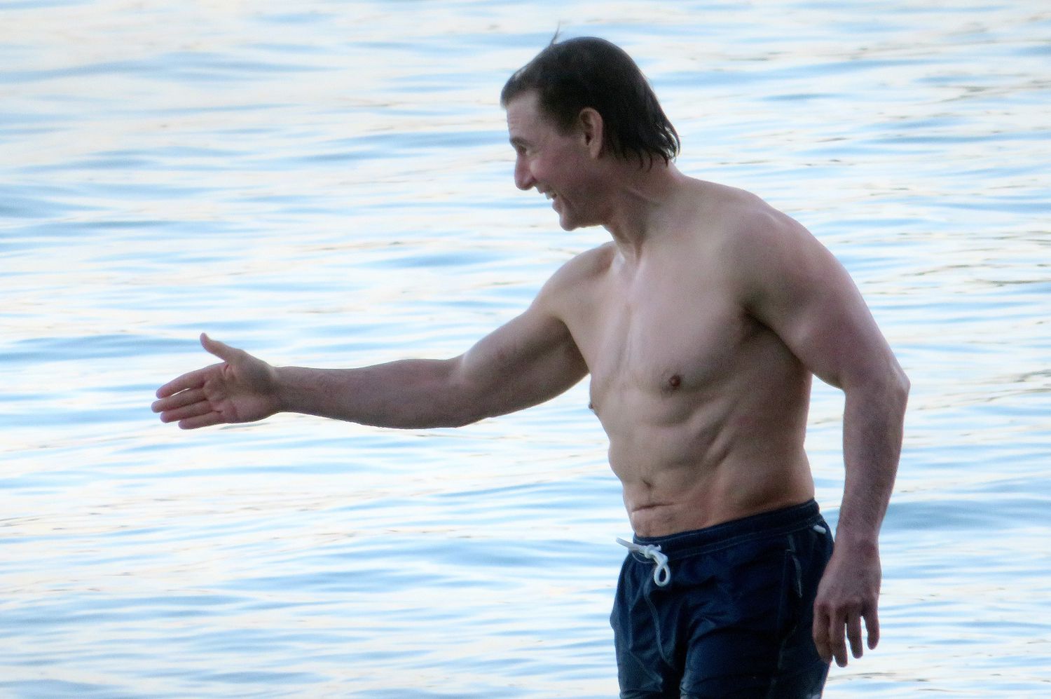 REVISA LAS IMÁGENES DE TOM CRUISE A SUS 61 AÑOS