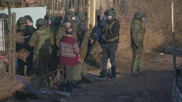 Cerro Navia: 4 personas fueron detenidas tras masivo desalojo de toma