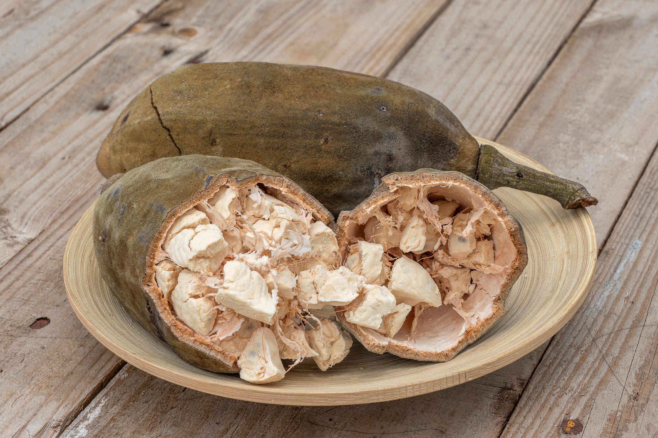 Una fruta de  baobab 