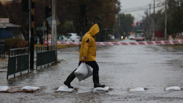 Lluvia en Santiago.