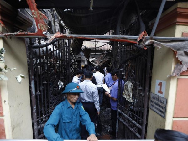 Al menos 14 muertos por un incendio en un edificio en Vietnam | 24horas