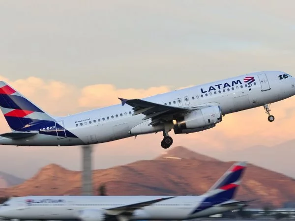 Avión. CyberDay Latam.