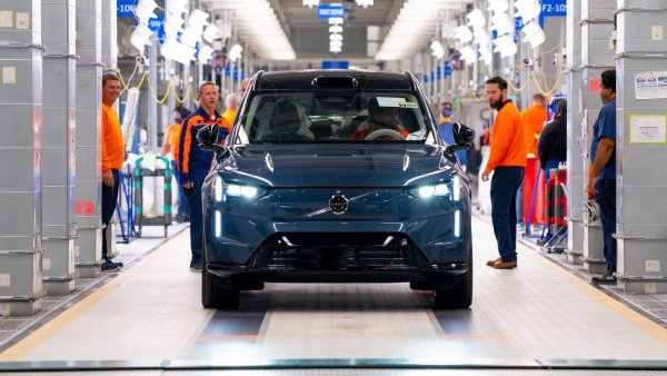 Dan inicio a la producción del Volvo EX90 en Estados Unidos