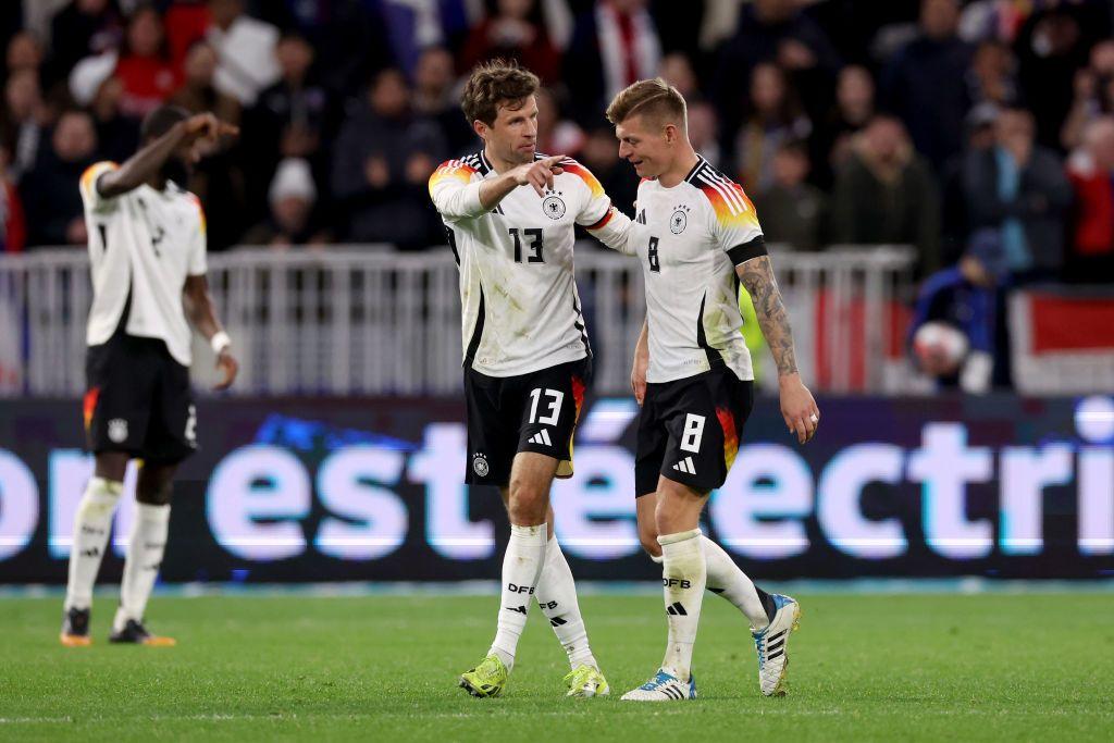 Toni Kroos y Thomas Muller
