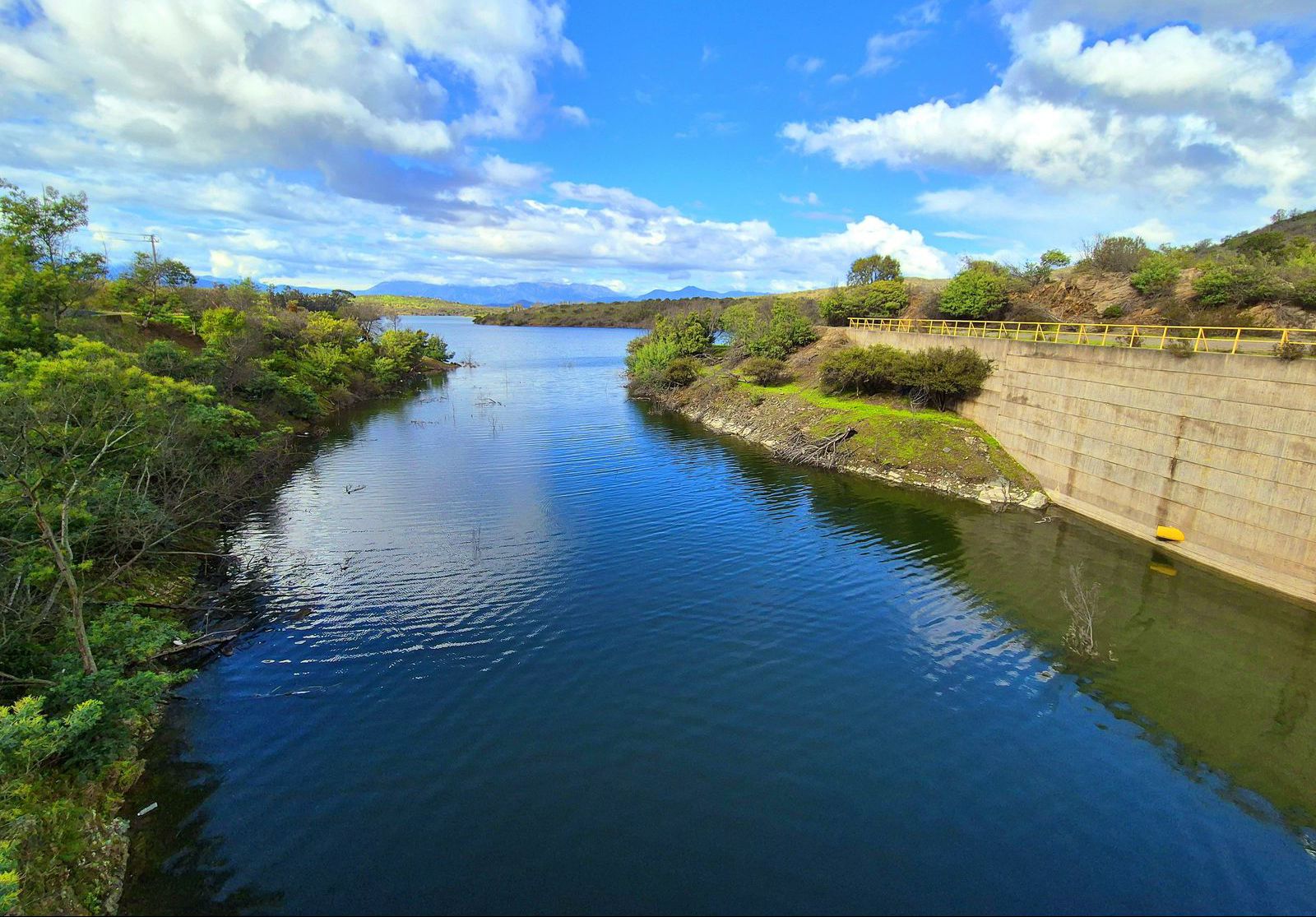 Embalse los aromos.