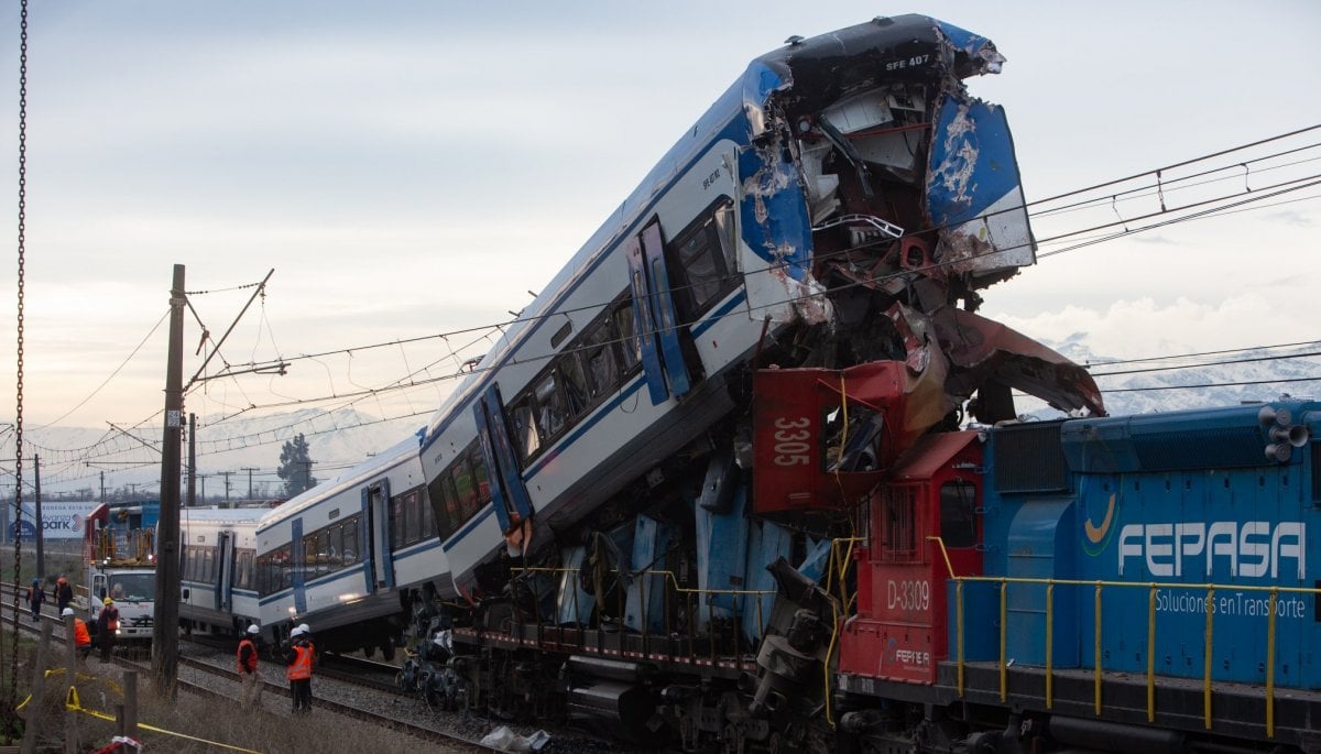 EFE entrega informe preliminar de accidente de trenes en San Bernardo