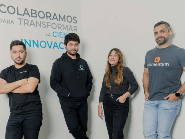 Participantes del programa Know Hub Ignition 04 en una sesión de mentoría, Chile, 2024.