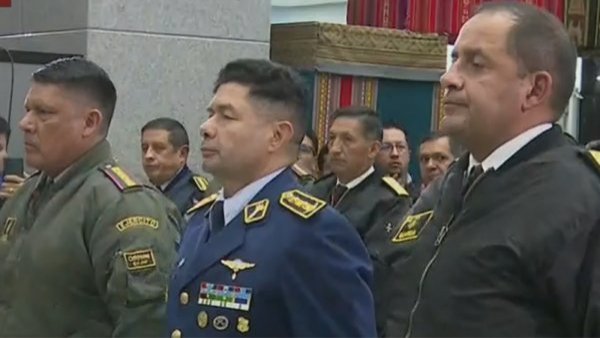Nuevo comandante de las Fuerzas Armadas bolivianas tras intento de golpe de Estado