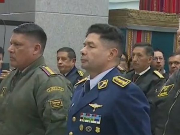 Nuevo comandante de las Fuerzas Armadas bolivianas tras intento de golpe de Estado