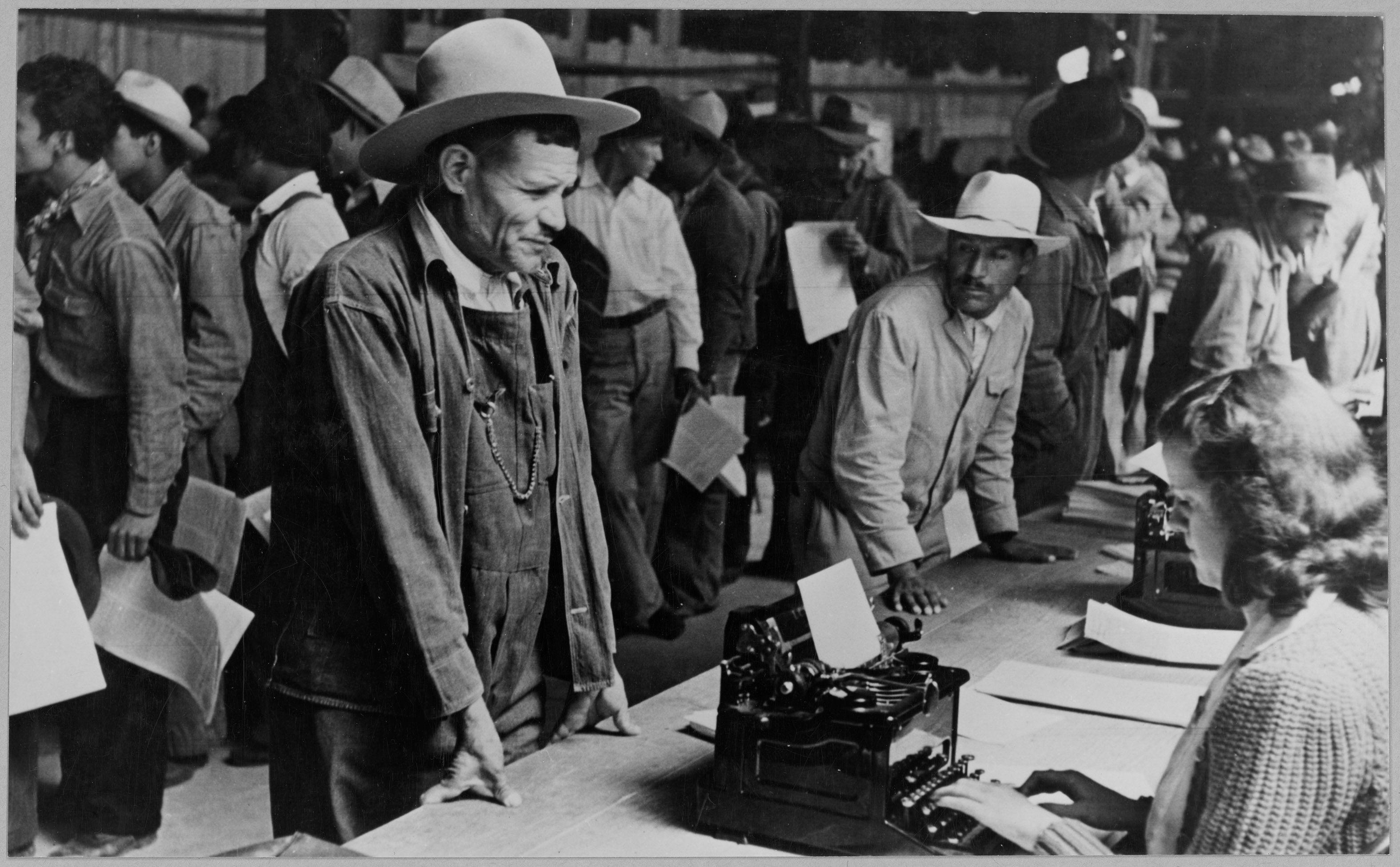 Trabajadores mexicanos contratados en EE.UU. a través del programa Bracero.