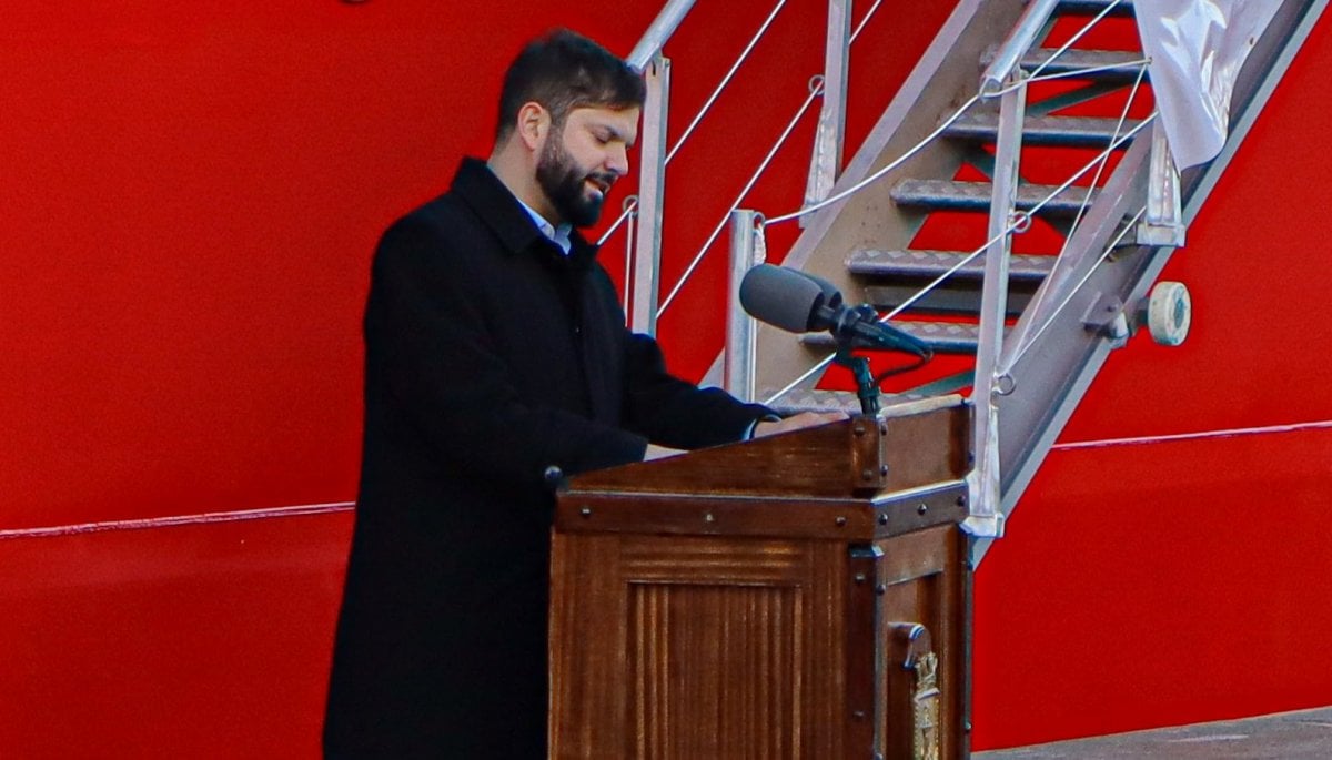 Presidente Boric destaca rompehielos Almirante Viel: 