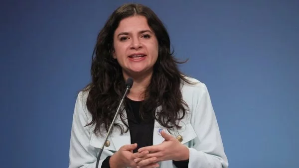 Antonia Orellana ministra de la Mujer