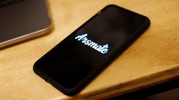 Teléfono con Arsmate.