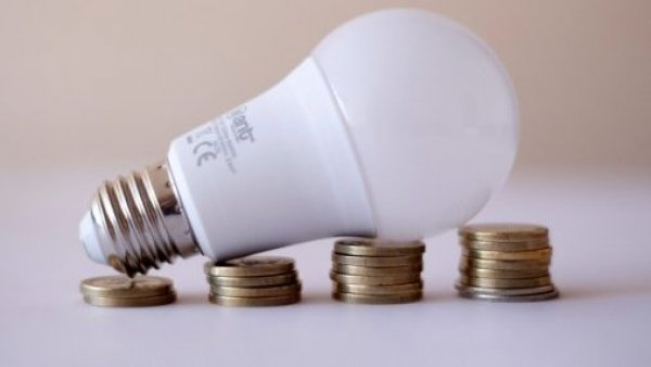 El proyecto busca beneficiar a los más de 4 millones de chilenos que se encuentran morosos y enfrentaran el alza de tarifas eléctricas de este mes