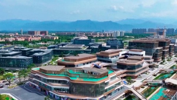 Investigadores trabajando en un laboratorio de la Universidad Politécnica del Noroeste en Shaanxi, China. 2024.
