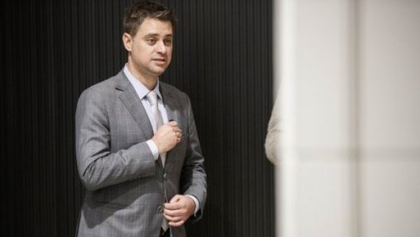 Diputado Daniel Manouchehri